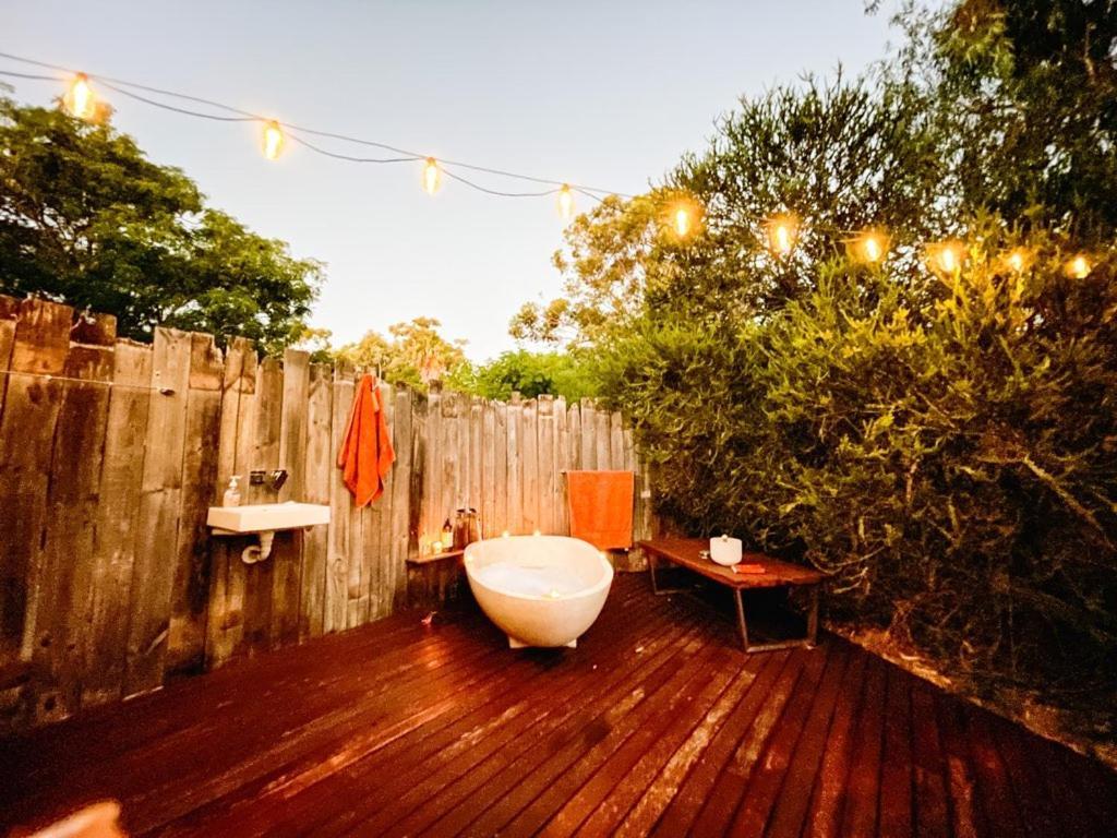 Luxury tent Luxury 6 Metre Bell Tent & Outdoor Bathroom, Wifi, Tv And Firepit, Coodanup