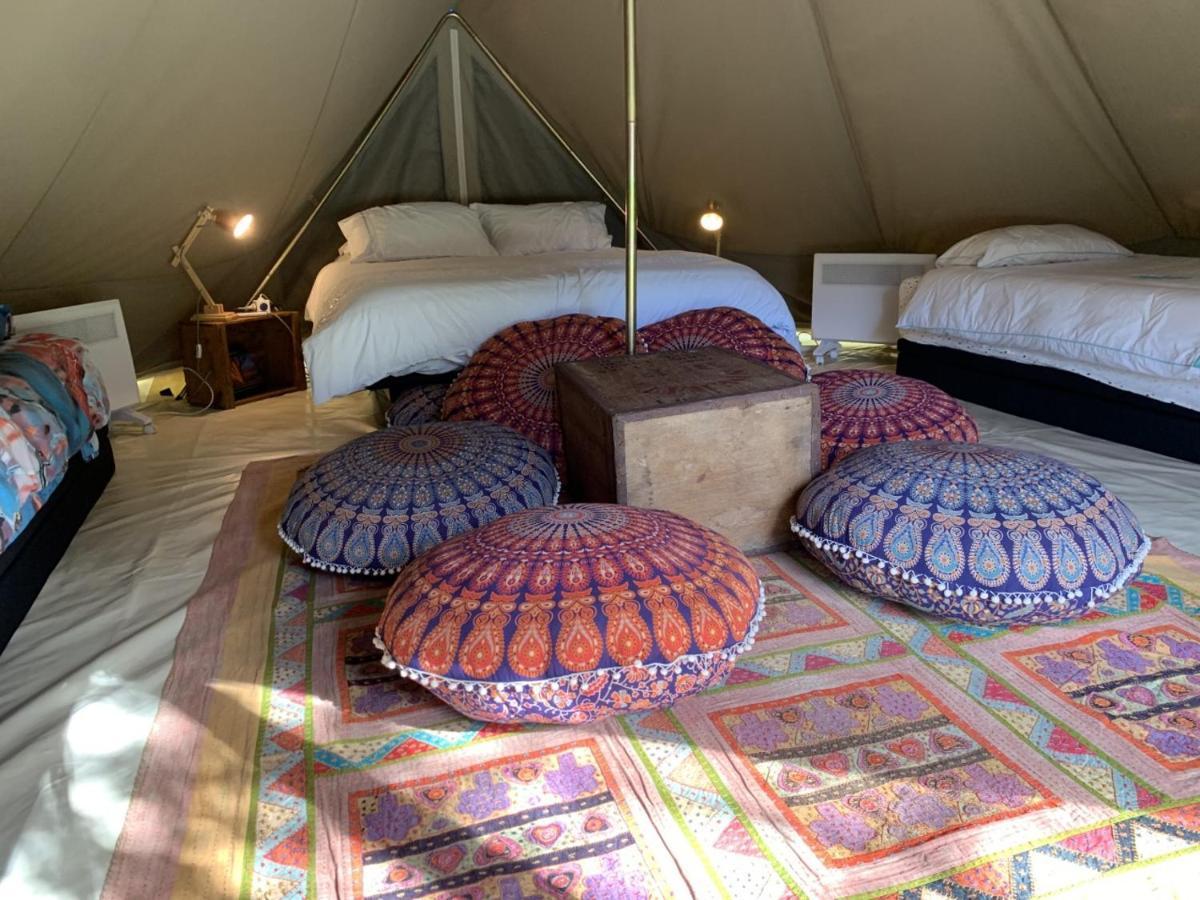 Luxury 6 Metre Bell Tent & Outdoor Bathroom, Wifi, Tv And Firepit, Coodanup