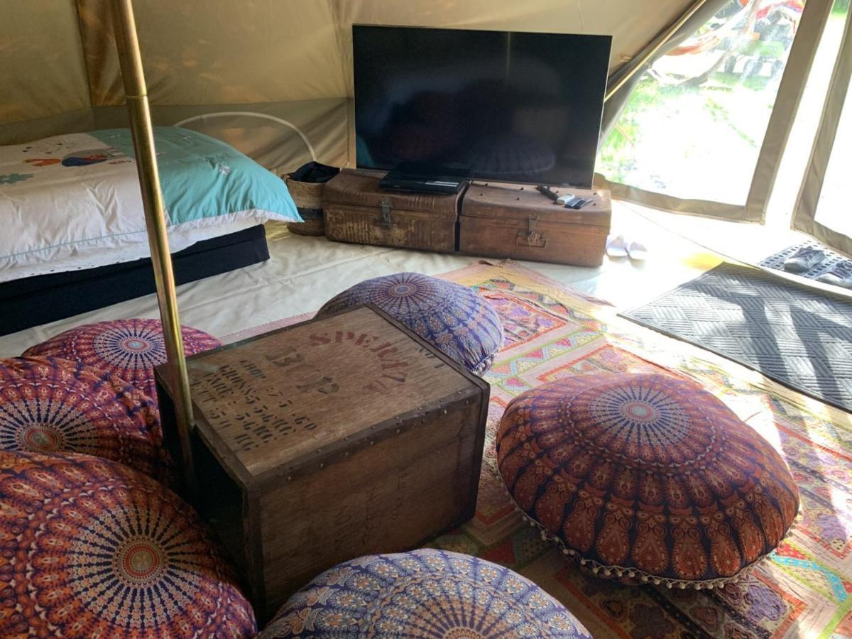 Luxury tent Luxury 6 Metre Bell Tent & Outdoor Bathroom, Wifi, Tv And Firepit, *